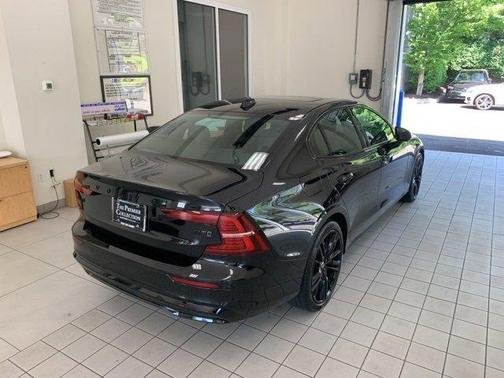 2024 Volvo S60 B5 Plus Black Edition