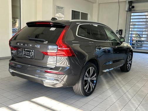 2022 Volvo XC60 B5 Inscription