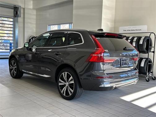 2022 Volvo XC60 B5 Inscription