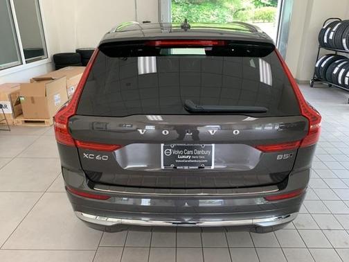 2022 Volvo XC60 B5 Inscription