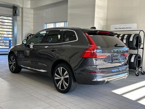 2022 Volvo XC60 B5 Inscription