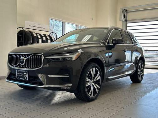 2022 Volvo XC60 B5 Inscription