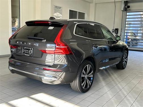 2022 Volvo XC60 B5 Inscription