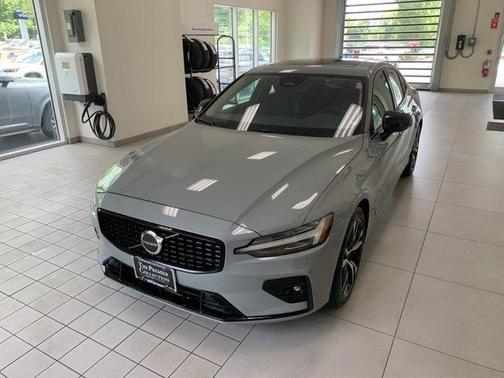 2025 Volvo S60 B5 Core