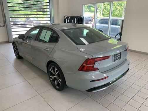 2025 Volvo S60 B5 Core