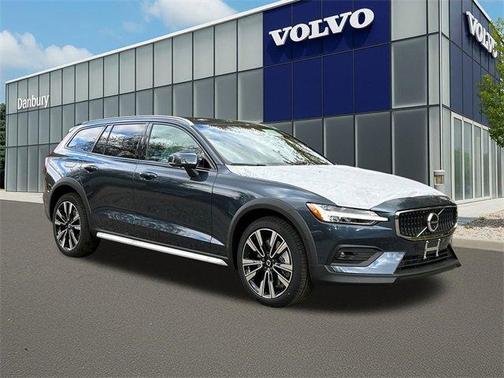 2026 Volvo V60 Cross Country B5 Ultra