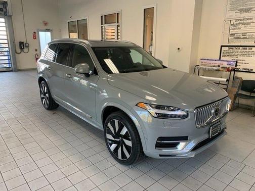 2024 Volvo XC90 Recharge Plug-In Hybrid T8 Plus Bright Theme 7 Passenger