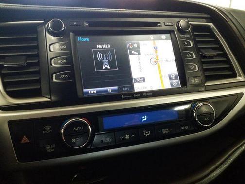 Blizzard Pearl 2019 Toyota Highlander XLE