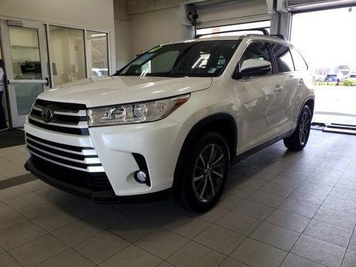 Blizzard Pearl 2019 Toyota Highlander XLE