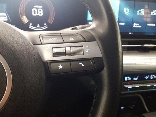 Soultronic Orange Pearl 2025 Hyundai KONA SEL