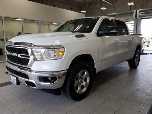 Bright White Clearcoat 2022 RAM 1500 Big Horn/Lone Star