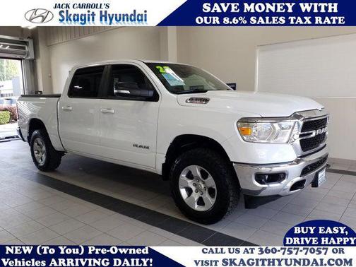 Bright White Clearcoat 2022 RAM 1500 Big Horn/Lone Star