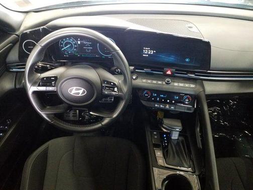 Abyss Black 2025 Hyundai ELANTRA HEV SEL Sport