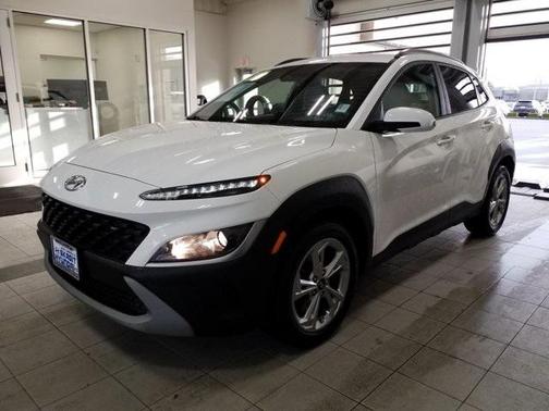 2022 Hyundai KONA SEL