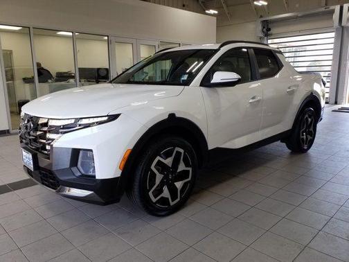 Ice White 2022 Hyundai SANTA CRUZ Limited