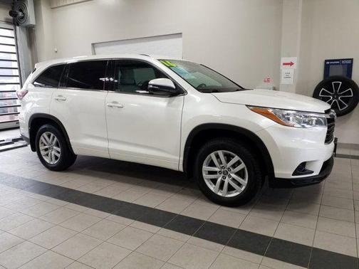 Blizzard Pearl 2016 Toyota Highlander LE
