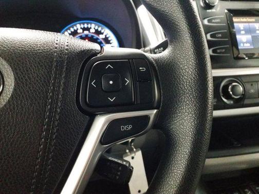 Blizzard Pearl 2016 Toyota Highlander LE