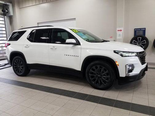Summit White 2022 Chevrolet Traverse RS