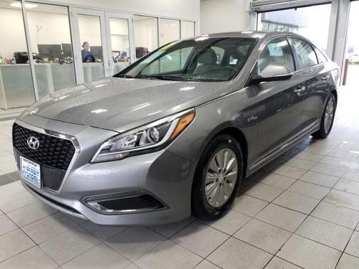 2017 Hyundai SONATA Hybrid SE