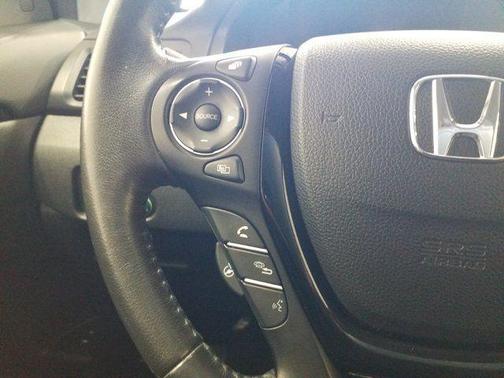 Diamond White Pearl 2017 Honda Pilot Elite