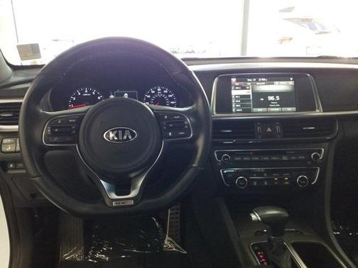 2017 Kia Optima SXL Turbo