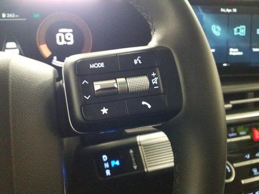 Phantom Black 2025 Hyundai SANTA FE SE