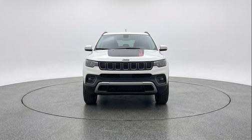 Bright White Clearcoat 2025 Jeep Compass Trailhawk