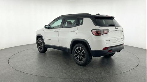 Bright White Clearcoat 2025 Jeep Compass Trailhawk