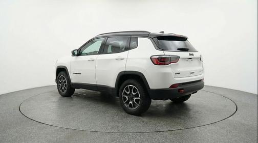 Bright White Clearcoat 2025 Jeep Compass Trailhawk