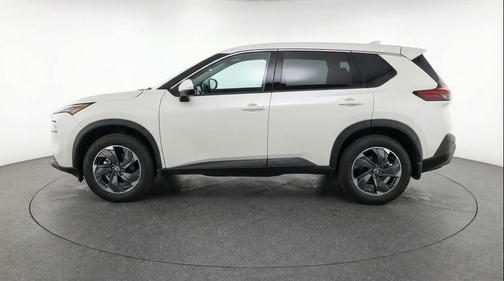 Everest White Pearl Tricoat 2025 Nissan Rogue SV