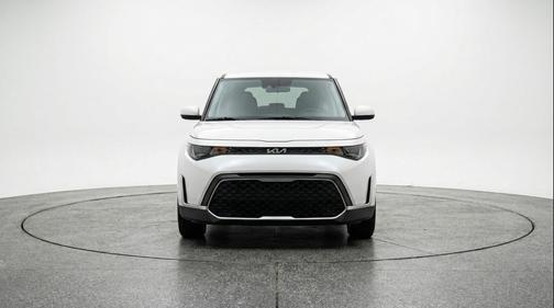 Snow White Pearl 2025 Kia Soul LX