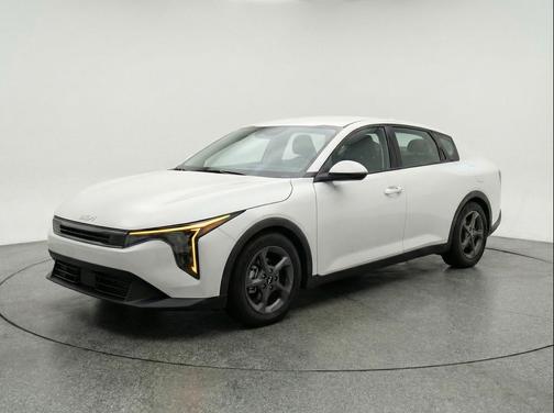 Snow White Pearl 2025 Kia K4 LXS