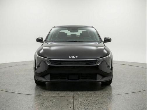 Aurora Black Pearl 2025 Kia K4 LXS