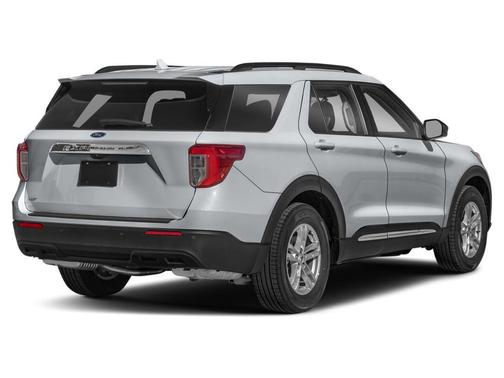 Iconic Silver Metallic 2024 Ford Explorer XLT