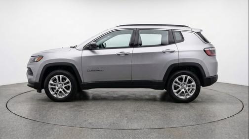 Silver Zynith Metallic Clearcoat 2025 Jeep Compass Limited