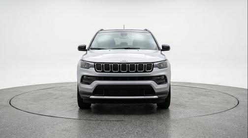 Silver Zynith Metallic Clearcoat 2025 Jeep Compass Limited
