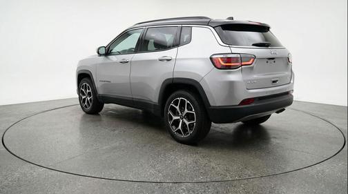 Silver Zynith Metallic Clearcoat 2025 Jeep Compass Limited