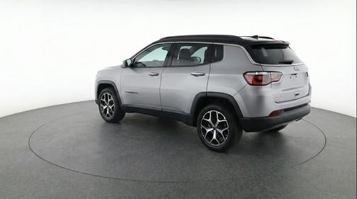 Silver Zynith Metallic Clearcoat 2025 Jeep Compass Limited
