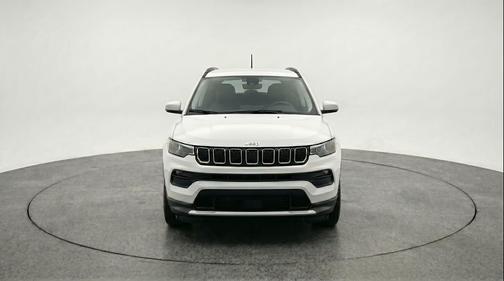 Bright White Clearcoat 2025 Jeep Compass Latitude
