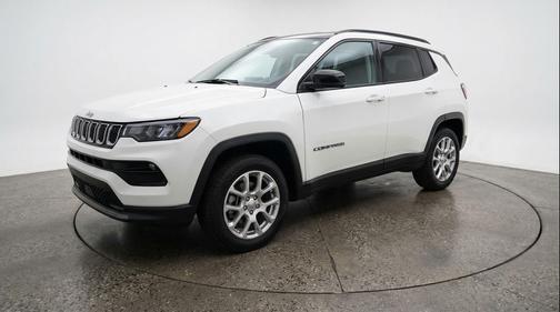 Bright White Clearcoat 2025 Jeep Compass Limited