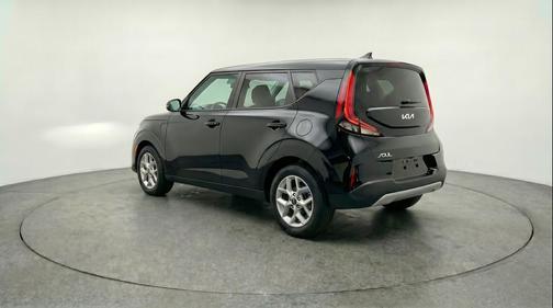 Fusion Black 2025 Kia Soul LX