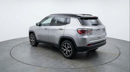 Silver Zynith Metallic Clearcoat 2025 Jeep Compass Limited
