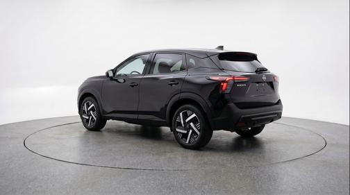 Super Black 2026 Nissan Kicks SV