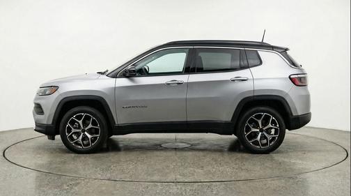 Silver Zynith Metallic Clearcoat 2025 Jeep Compass Limited