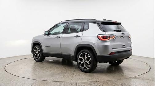 Silver Zynith Metallic Clearcoat 2025 Jeep Compass Limited