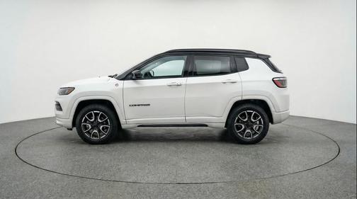 Bright White Clearcoat 2025 Jeep Compass Trailhawk