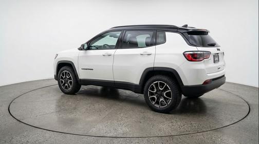 Bright White Clearcoat 2025 Jeep Compass Trailhawk