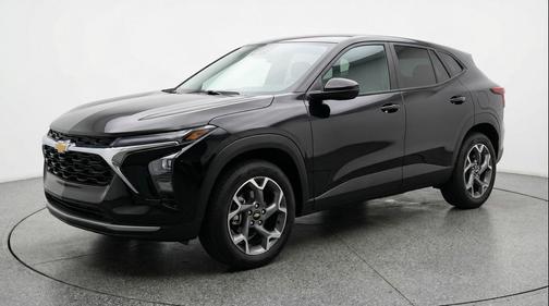 Mosaic Black Metallic 2025 Chevrolet Trax LT