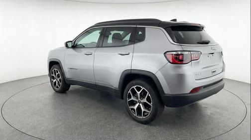 Silver Zynith Metallic Clearcoat 2025 Jeep Compass Limited