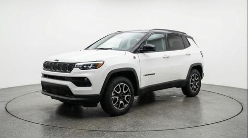 Bright White Clearcoat 2025 Jeep Compass Trailhawk